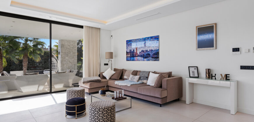 Luxury 6-Bedroom Modern Villa with Heated Pool