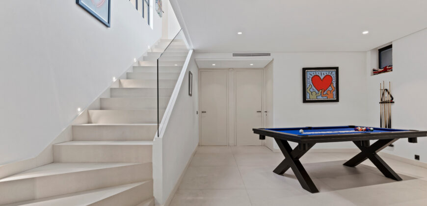 Luxury 6-Bedroom Modern Villa with Heated Pool