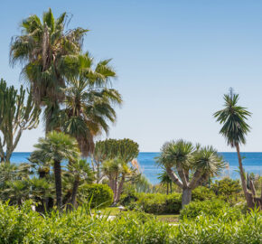 A brand-new 3-bedroom apartment in resort-style complex, Estepona