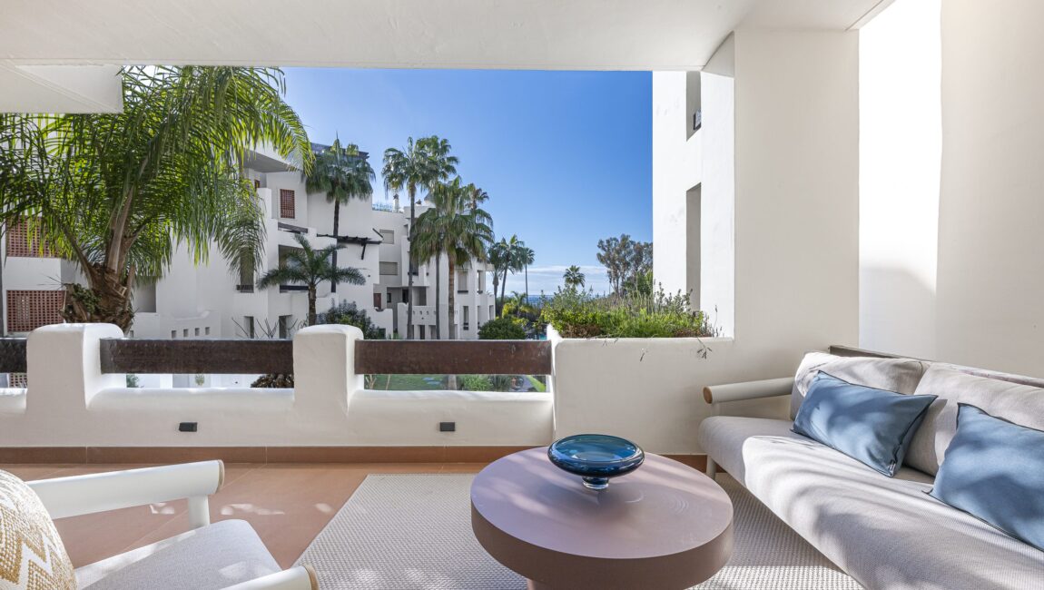 Luxury Fully Refurbished 3 bed Apartment in Bahía del Velerín