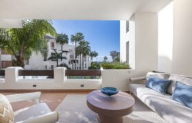 Luxury Fully Refurbished 3 bed Apartment in Bahía del Velerín