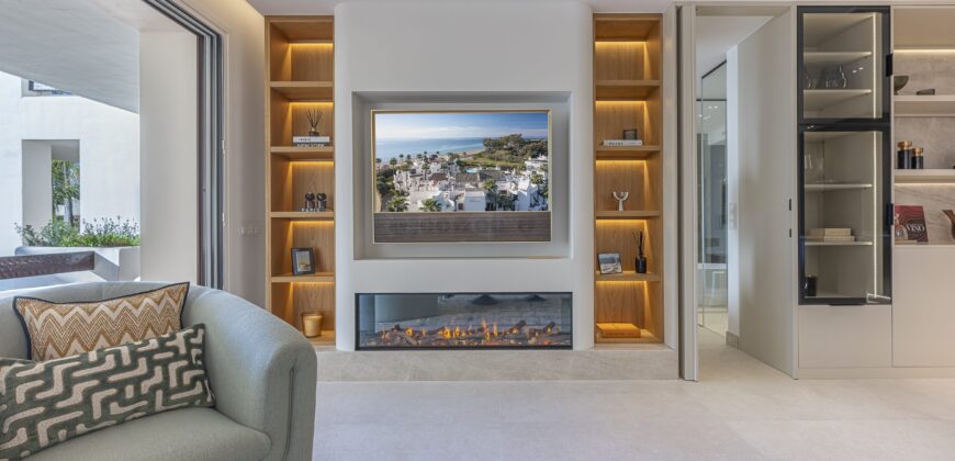 Luxury Fully Refurbished 3 bed Apartment in Bahía del Velerín