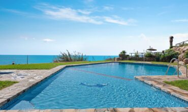 Townhouse, Frontline Beach Urbanisation Bahía Azul, Estepona West