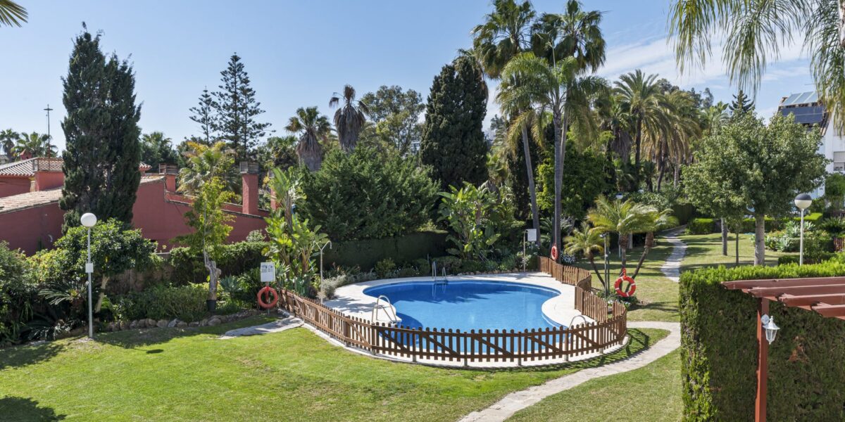 Frontline Beach 3 bed Townhouse – Bahia Doncella, Estepona West