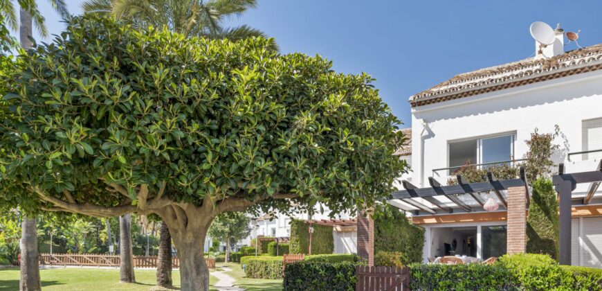 Frontline Beach 3 bed Townhouse – Bahia Doncella, Estepona West