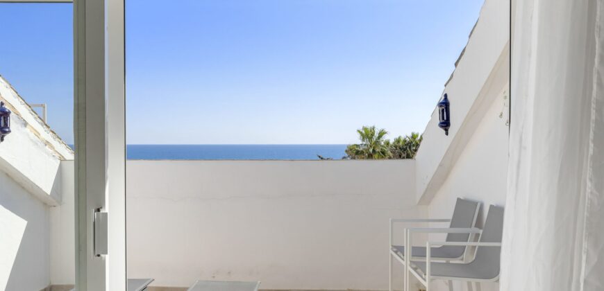 Frontline Beach 3 bed Townhouse – Bahia Doncella, Estepona West