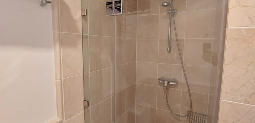 Discover the large apartment of your dreams in the exclusive Río Real Golf