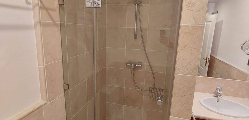 Discover the large apartment of your dreams in the exclusive Río Real Golf