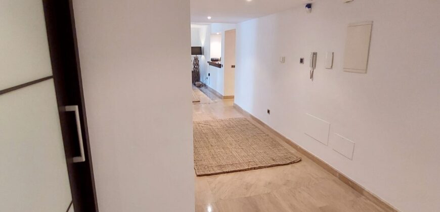 Discover the large apartment of your dreams in the exclusive Río Real Golf