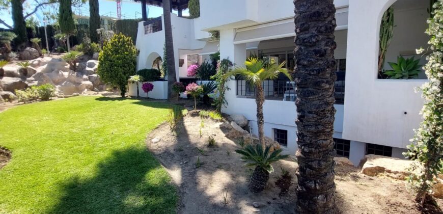 Discover the large apartment of your dreams in the exclusive Río Real Golf