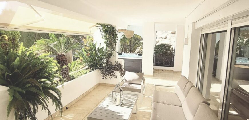 Discover the large apartment of your dreams in the exclusive Río Real Golf