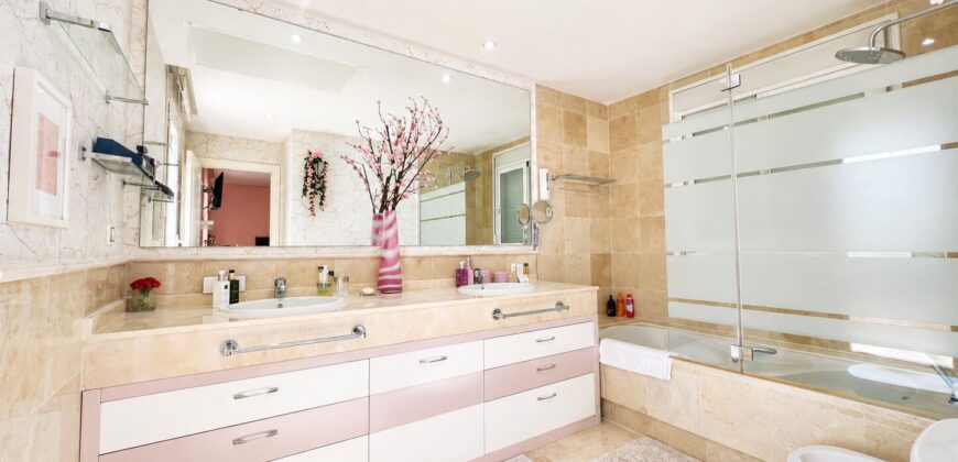 Elegant 3-Bedroom Apartment in Aloha Royal – Near Puerto Banús