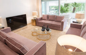 Discover the large apartment of your dreams in the exclusive Río Real Golf