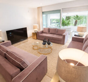 Discover the large apartment of your dreams in the exclusive Río Real Golf