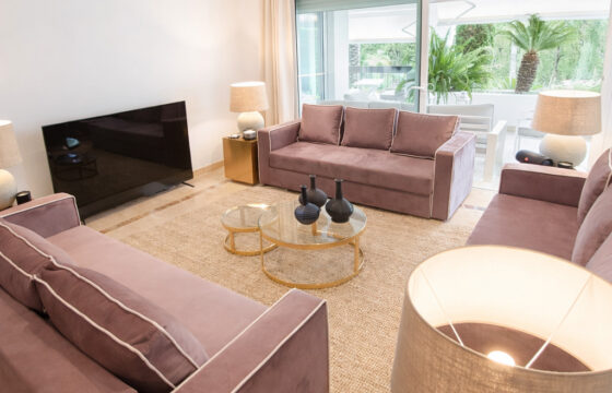 Discover the large apartment of your dreams in the exclusive Río Real Golf