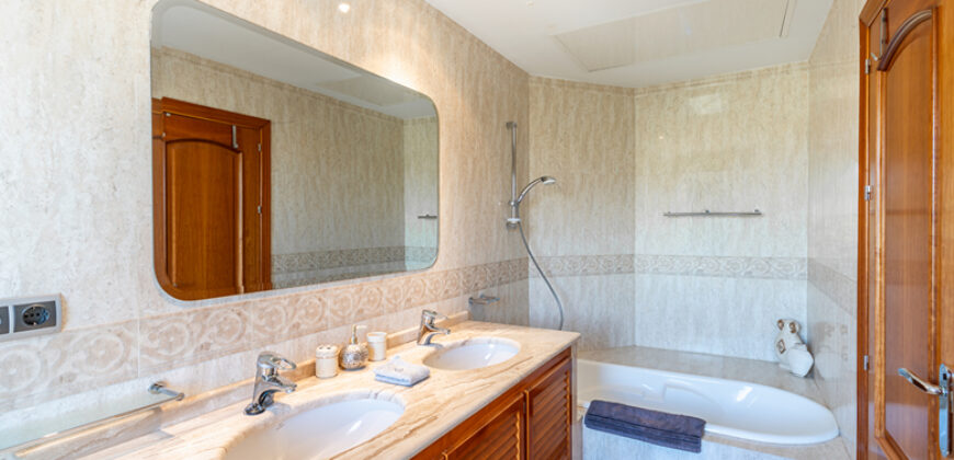 VILLA IN PUERTO ALMENDRO – EL CAPITÁN, BENAHAVÍS