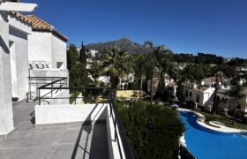 Fully renovated 2 bed Apartment in Nueva Andalucía | Señorío de Gonzaga | La Concha Views