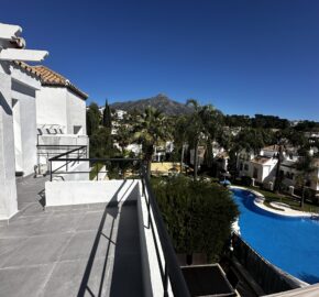 Fully renovated 2 bed Apartment in Nueva Andalucía | Señorío de Gonzaga | La Concha Views