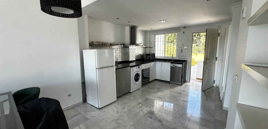 Fully renovated 2 bed Apartment in Nueva Andalucía | Señorío de Gonzaga | La Concha Views
