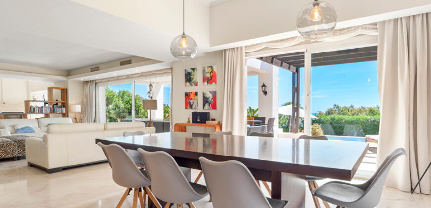 A Beautiful 4-Bedroom Villa in La Paloma, Between Sotogrande and La Duquesa