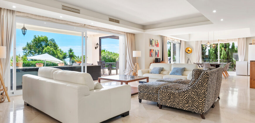 A Beautiful 4-Bedroom Villa in La Paloma, Between Sotogrande and La Duquesa