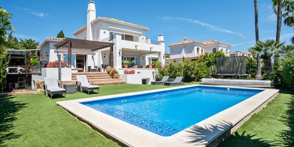 A Beautiful 4-Bedroom Villa in La Paloma, Between Sotogrande and La Duquesa