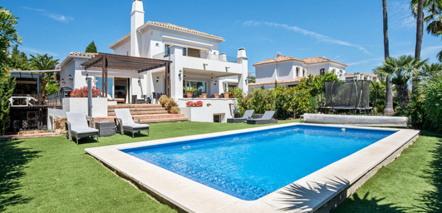 A Beautiful 4-Bedroom Villa in La Paloma, Between Sotogrande and La Duquesa
