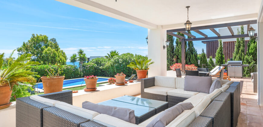 A Beautiful 4-Bedroom Villa in La Paloma, Between Sotogrande and La Duquesa