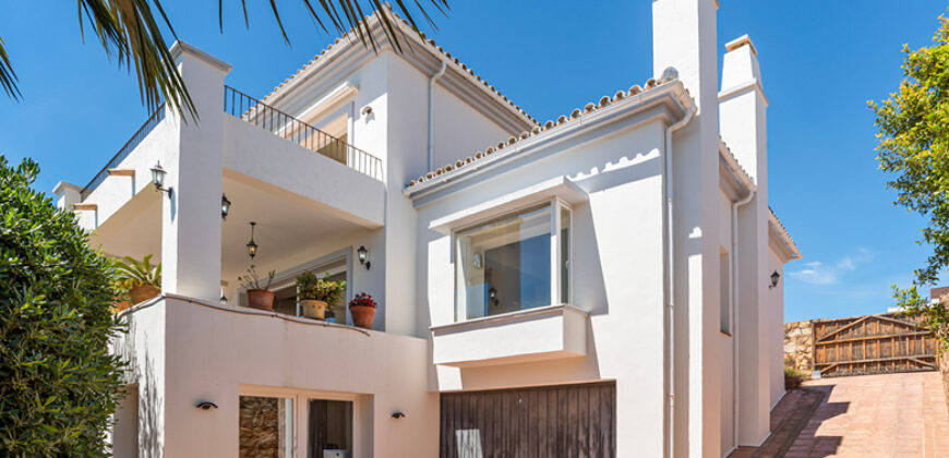 A Beautiful 4-Bedroom Villa in La Paloma, Between Sotogrande and La Duquesa