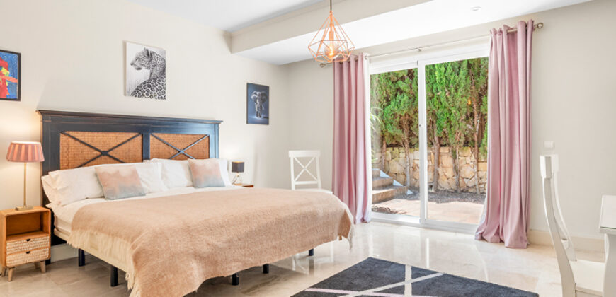 A Beautiful 4-Bedroom Villa in La Paloma, Between Sotogrande and La Duquesa