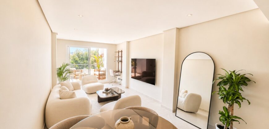 Elegant Luxury 2 bed Apartment for Sale in El Lago, Los Arqueros, Benahavís