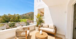 Elegant Luxury 2 bed Apartment for Sale in El Lago, Los Arqueros, Benahavís