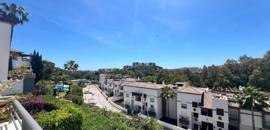 Elegant Luxury 2 bed Apartment for Sale in El Lago, Los Arqueros, Benahavís