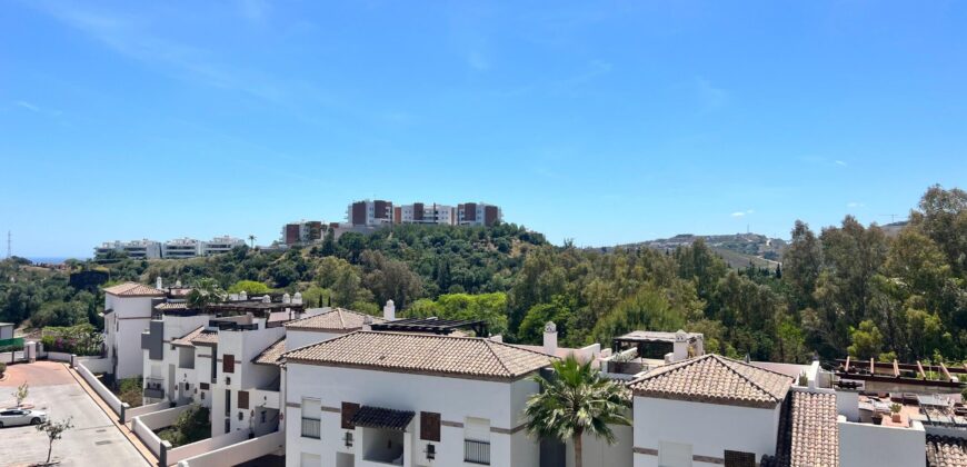 Elegant Luxury 2 bed Apartment for Sale in El Lago, Los Arqueros, Benahavís