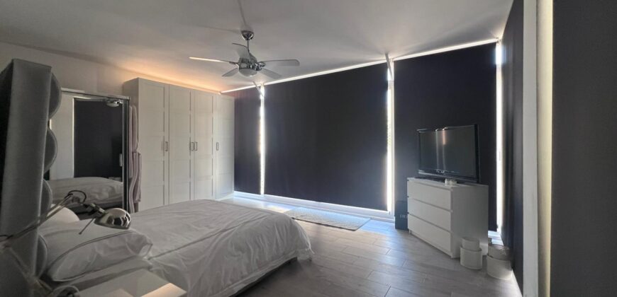 EXCLUSIVE LISTING – LOCRIMAR